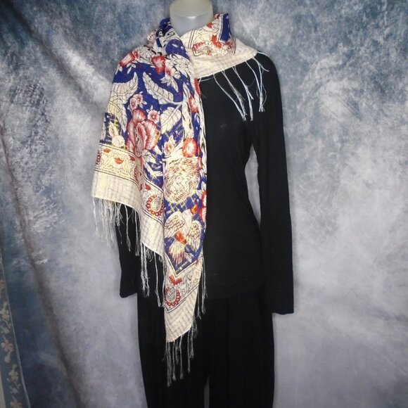 Fringed Shawl with Lots of Metallic Gold NWOT - Hippie Boho Bohemian Scarf - Picture 4 of 10